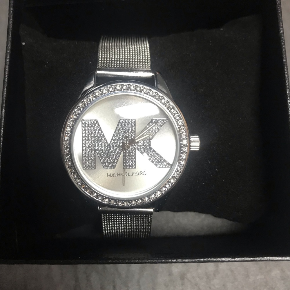 Brand New/Never worn MK Light weight watch
